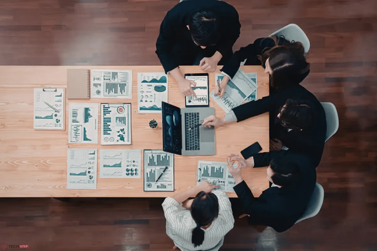 performance marketing gegenüber